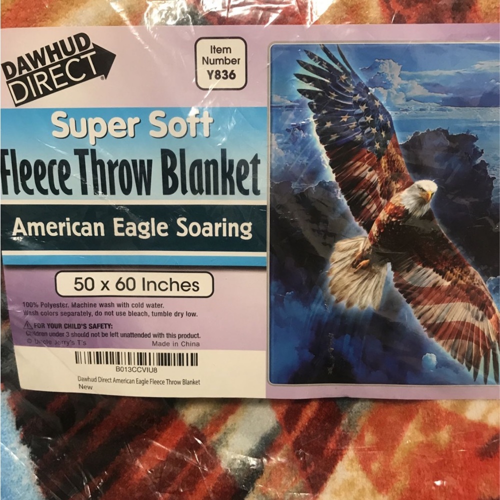 Fleece Throw Blanket - Picture 3 of 4